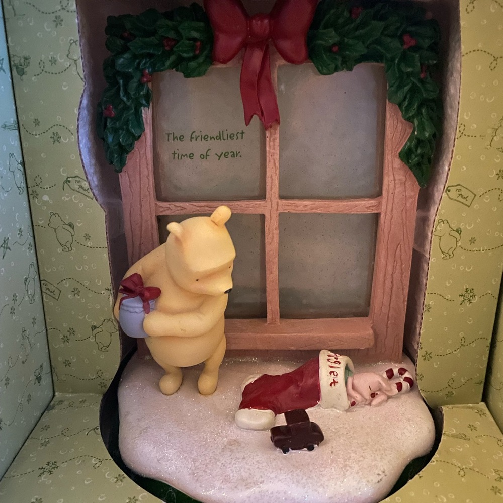 NIB Disney Classic Pooh In The 100 Acre Woods Lighted Decor